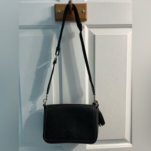 Tory Burch Thea flap Crossbody in pebbled leather